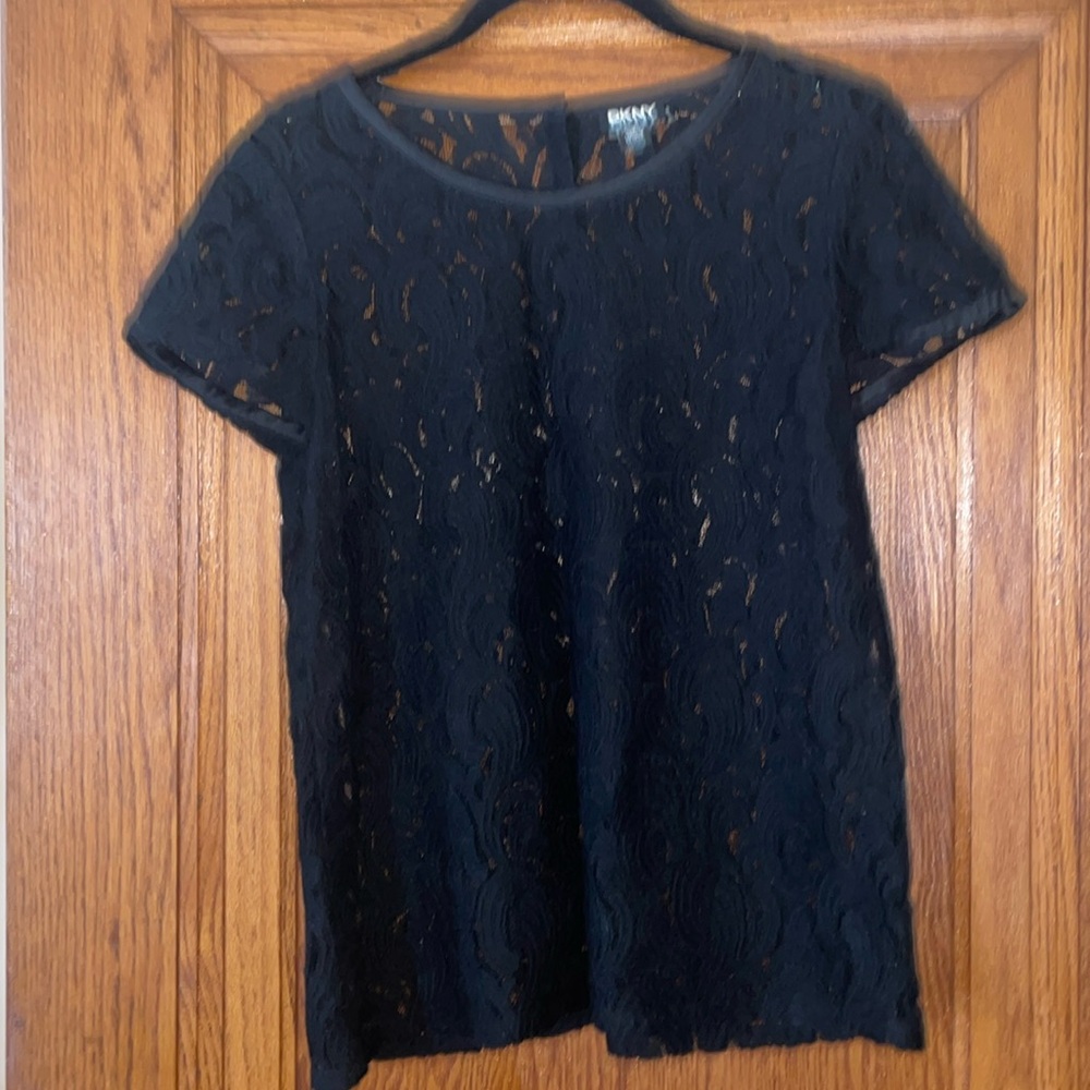 DKNY black lace flower-print tee; Sz 8